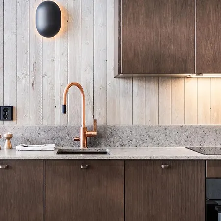 North Zenith 15b By Hilla